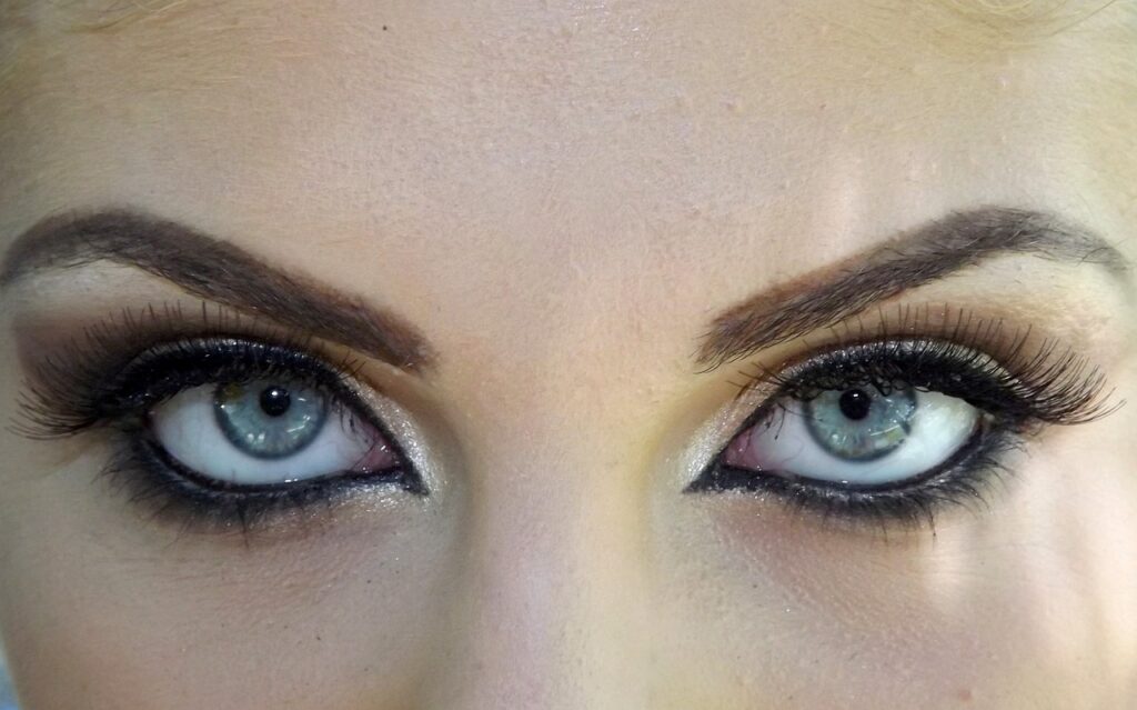 bold eye makeup